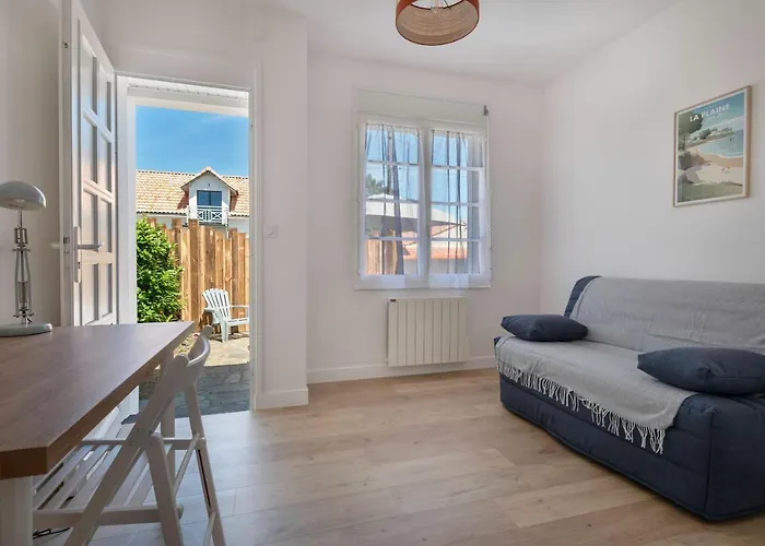 Maison A 350m Du Centre De Pour 6