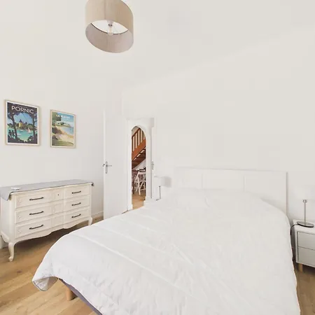 Hébergement de vacances Maison à 350m Du Centre De Pour 6 *