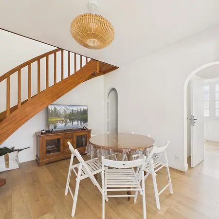 Holiday home Maison A 350m Du Centre De Pour 6